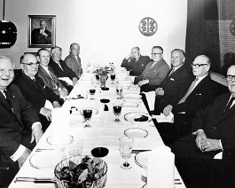 Kuva 1152 Oik. Oskar Rokkanen, Matti Soiva, Eino Jamalainen, Matti Vironm�ki, Eino Vironsepp�, Jukka Tirranen, Antti Kekki, Jussi Vesa, Antti Makara, V�in� Kekki.
